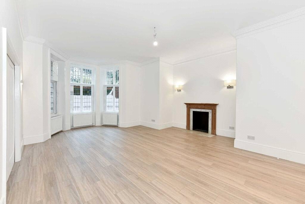 Flat Elsworthy Road in Greater London