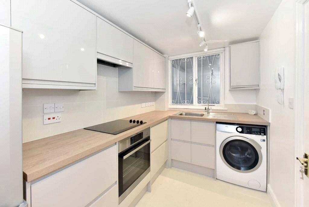 Flat Elsworthy Road in Greater London