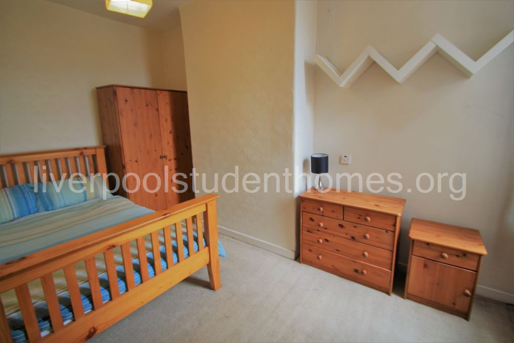 Room Shaw Street in Liverpool
