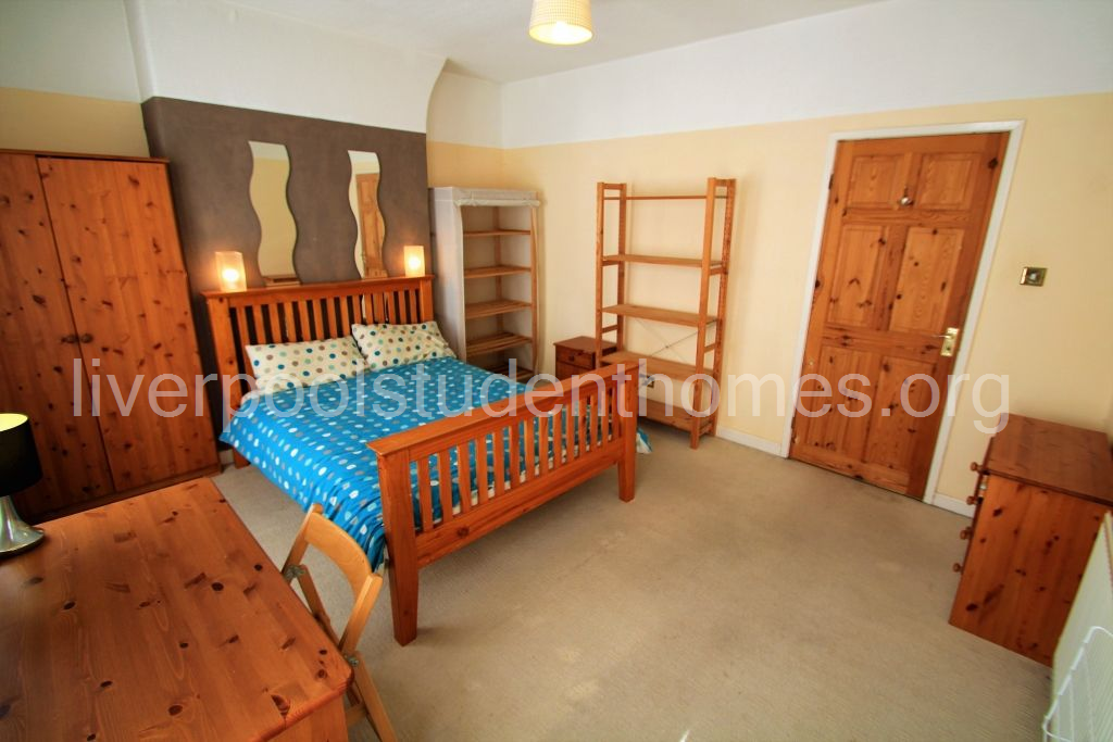 Room Shaw Street in Liverpool