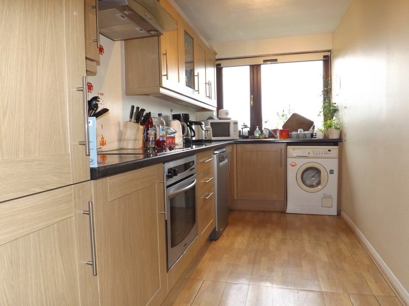 Flat Woodford Road in Greater London