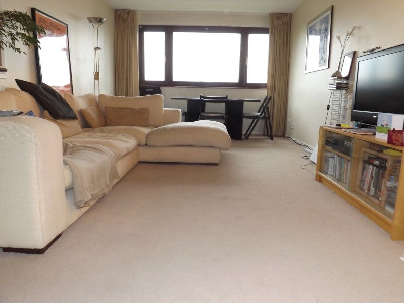 Flat Woodford Road in Greater London
