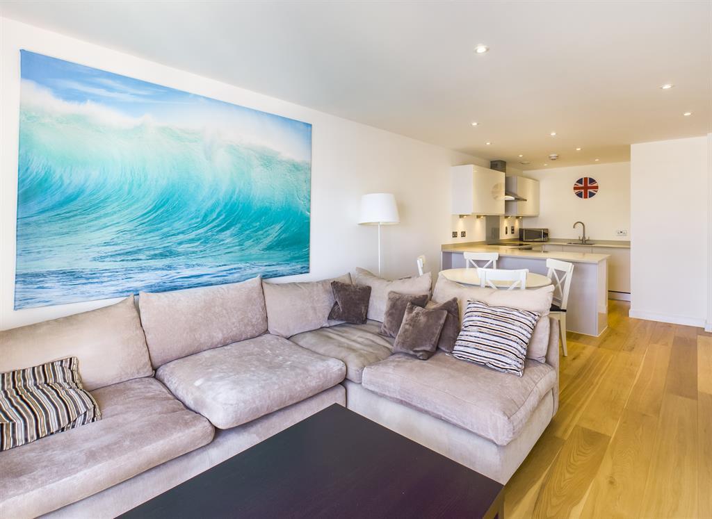 Flat Canute Road in Southampton