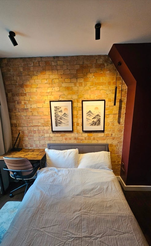 Room Long Lane in Greater London