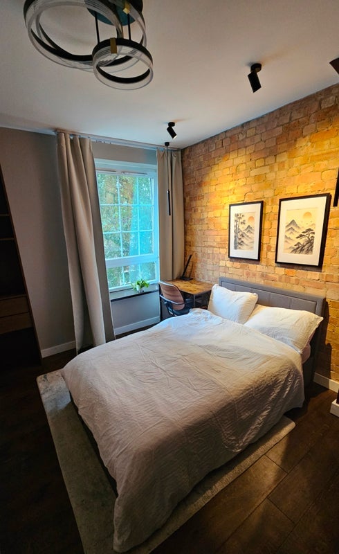 Room Long Lane in Greater London