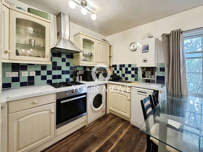 Flat Shooters Hill Road in Greater London