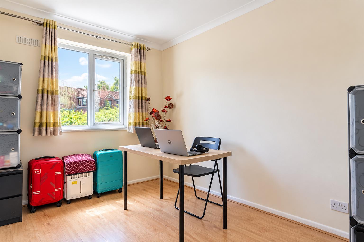 Flat Burket Close in London