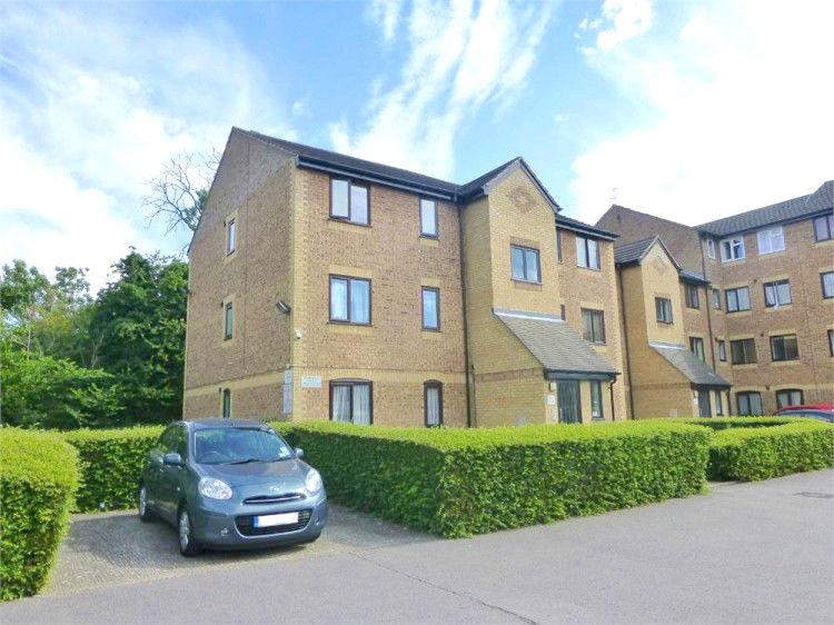 Flat Burket Close in London