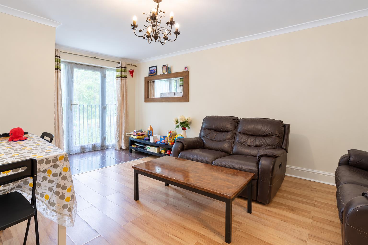 Flat Burket Close in London