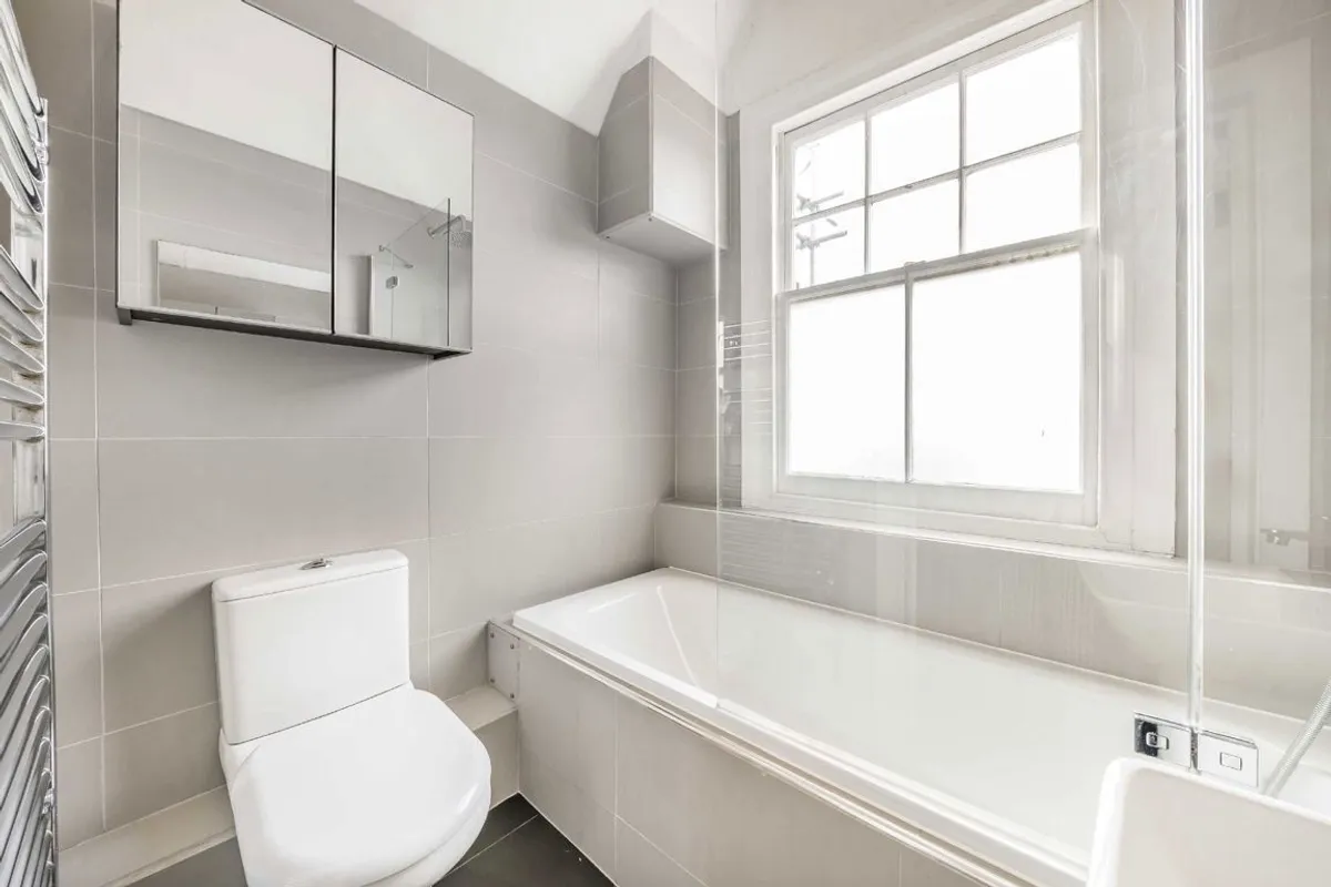 Flat Streatham High Road in Greater London