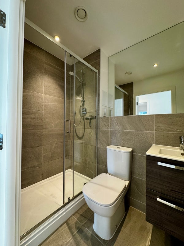 Room York Road in Greater London