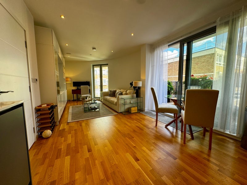 Room York Road in Greater London