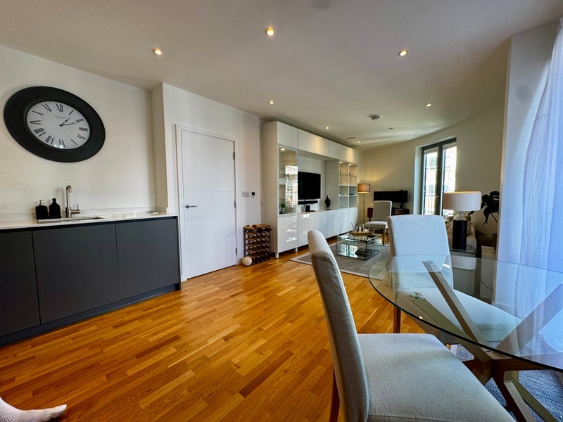 Room York Road in Greater London