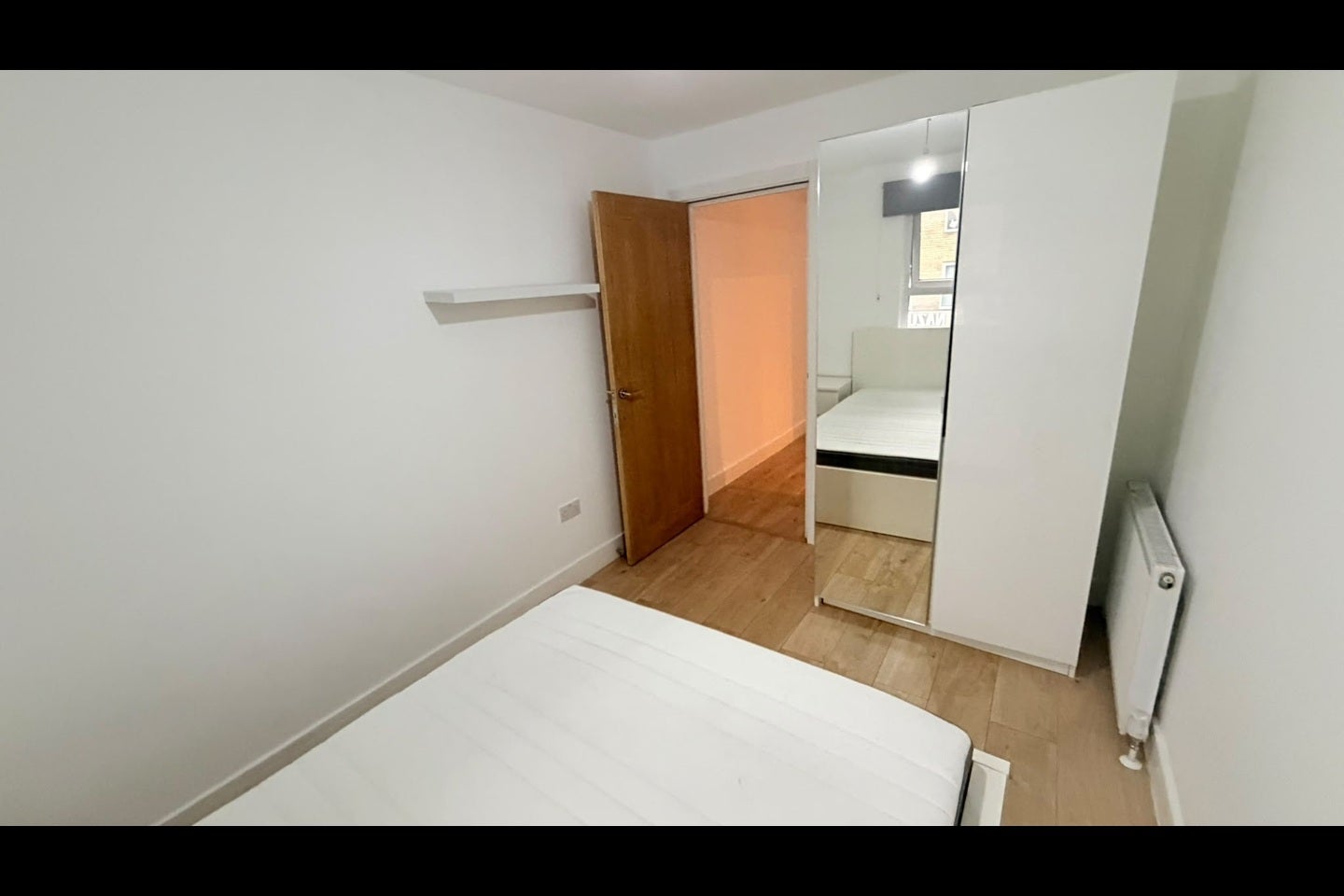 Flat Tawny Way in Greater London