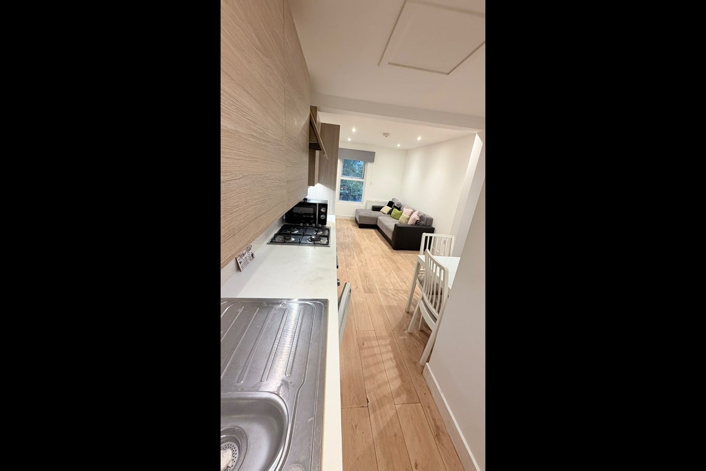 Flat Tawny Way in Greater London