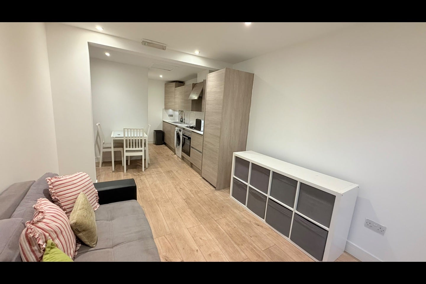 Flat Tawny Way in Greater London