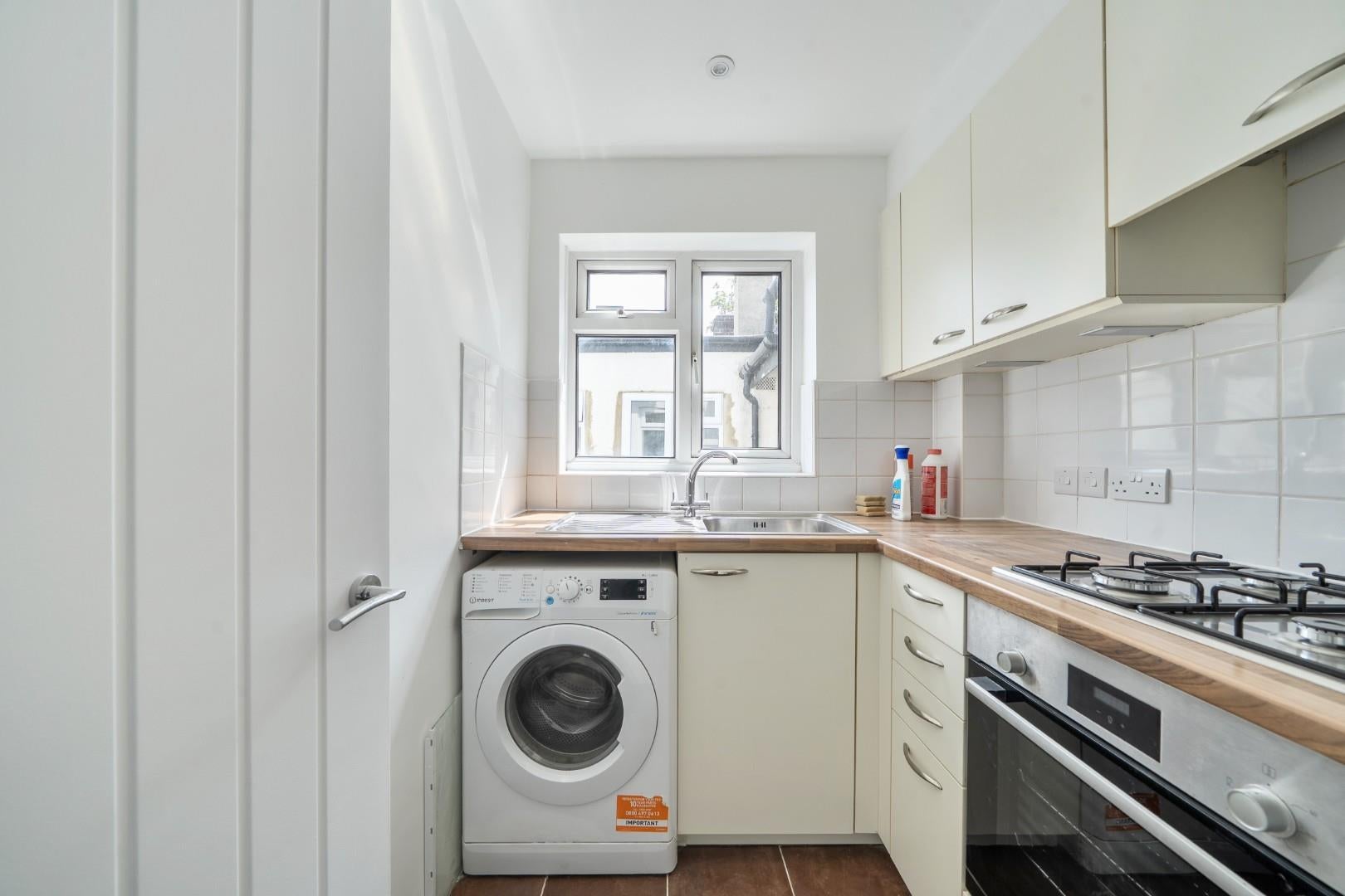 Flat Southborough Lane in Greater London