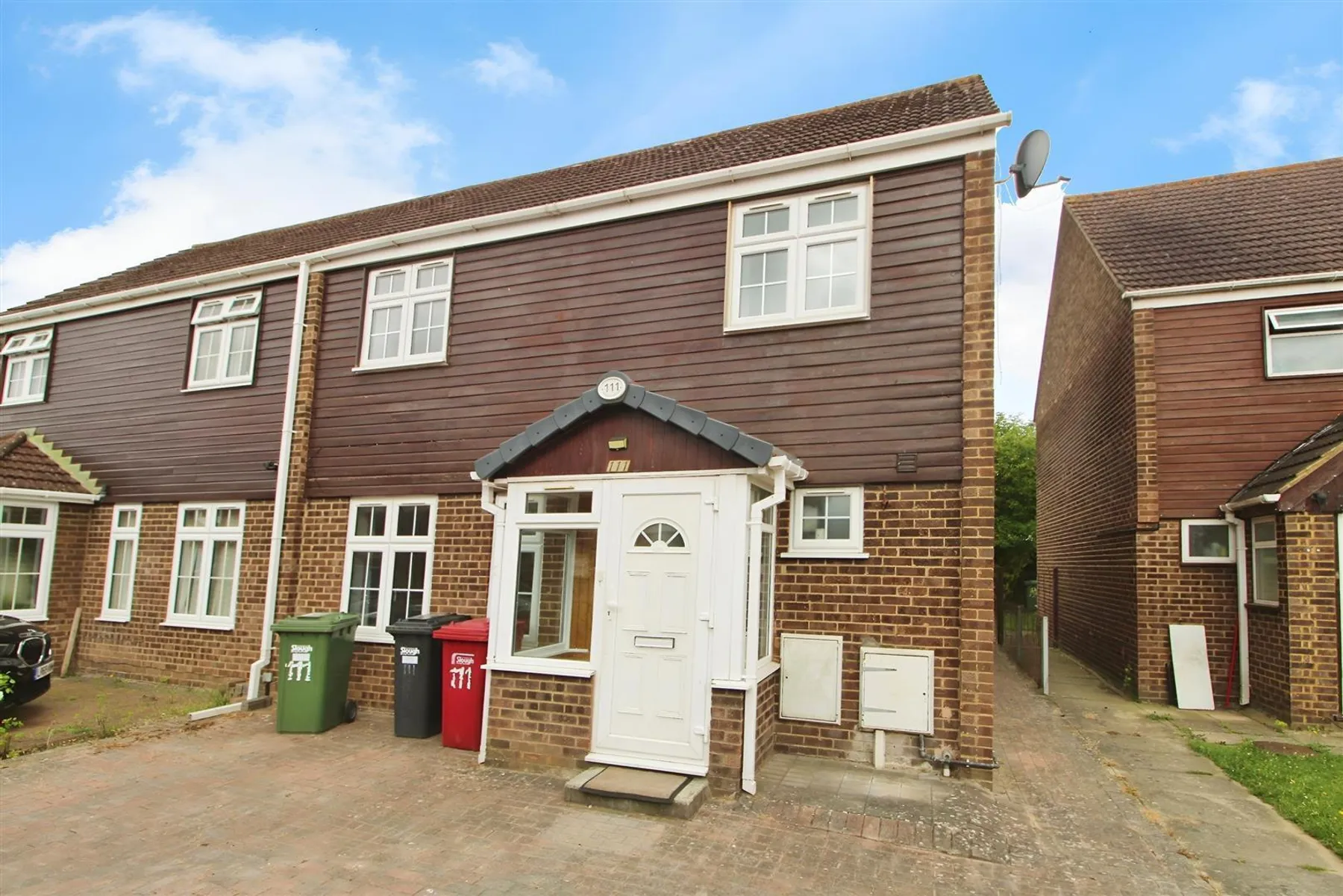 House Rochfords Gardens in Slough