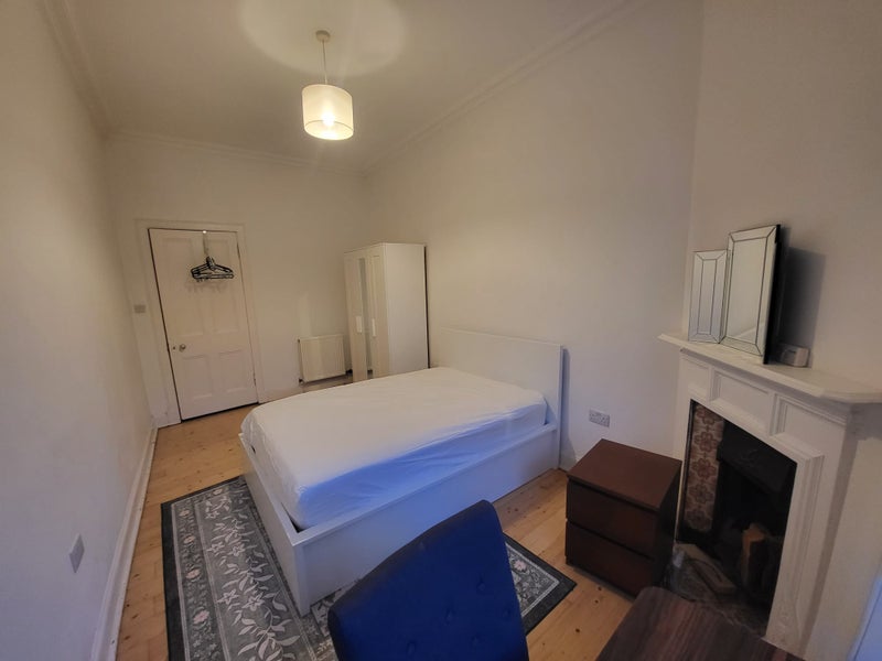 Room Queensferry Road in City of Edinburgh