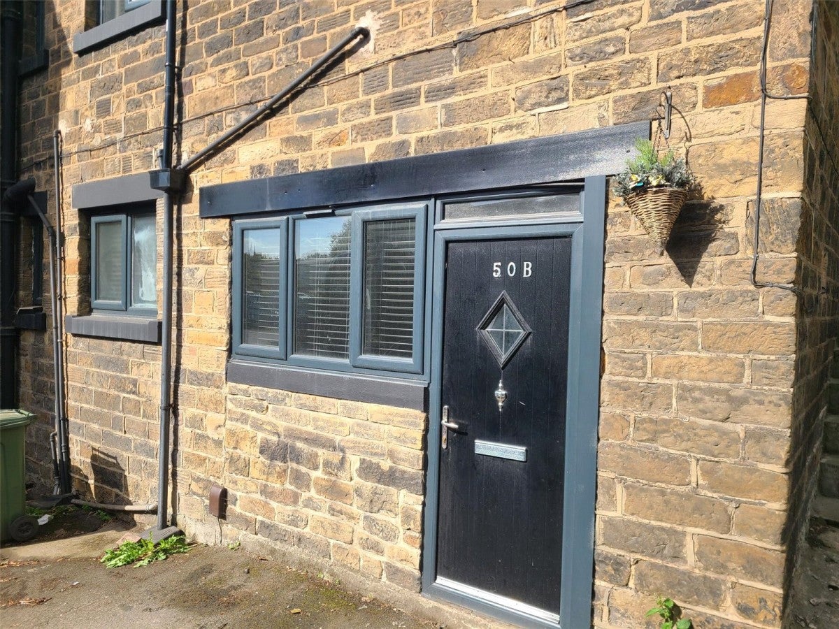Flat Thornhill Road in Kirklees