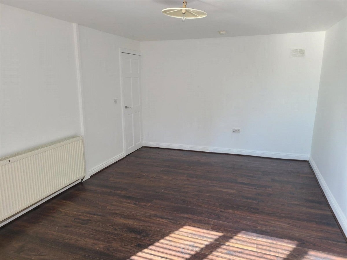 Flat Thornhill Road in Kirklees