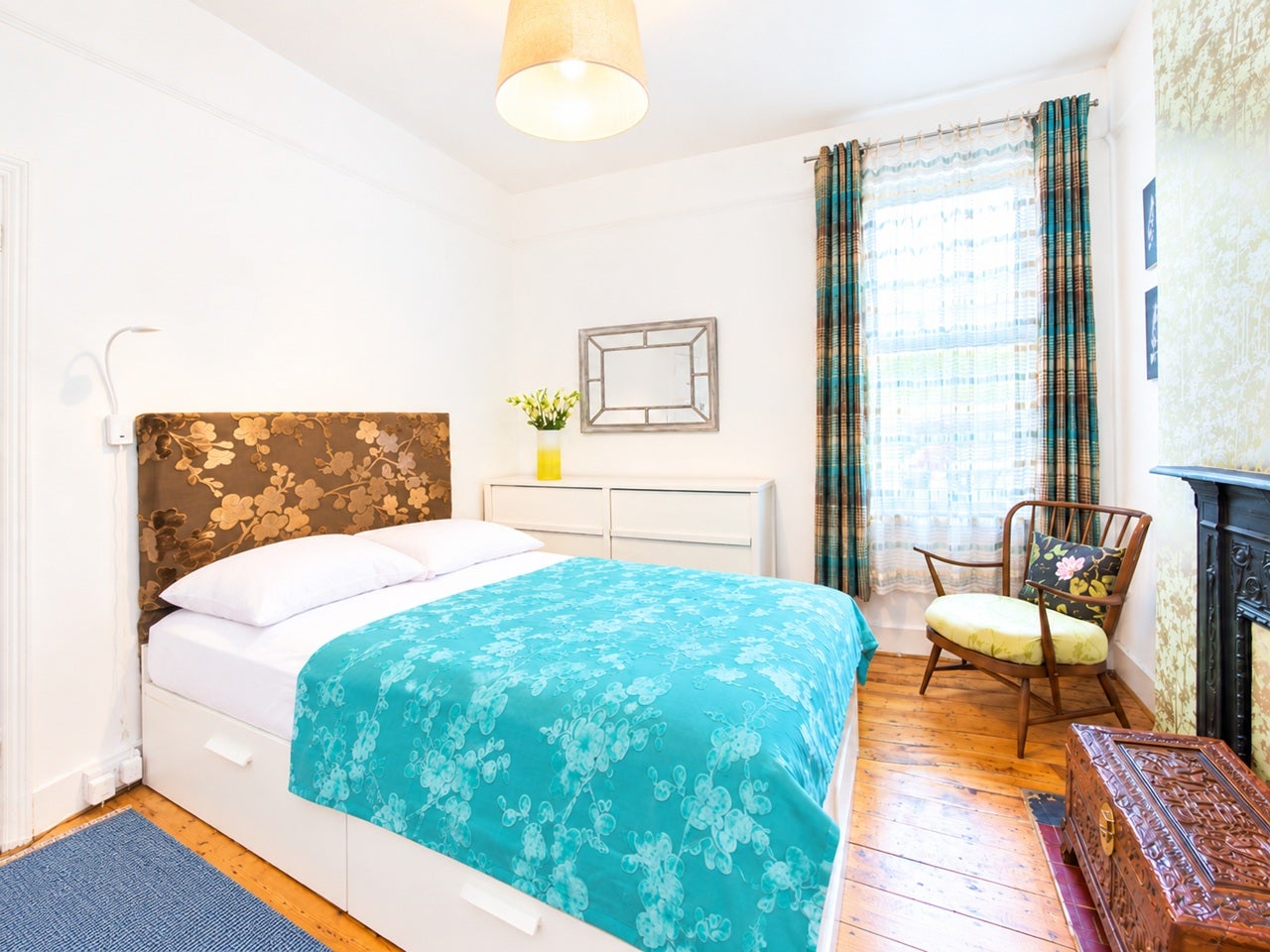 Room Fallsbrook Road in Greater London