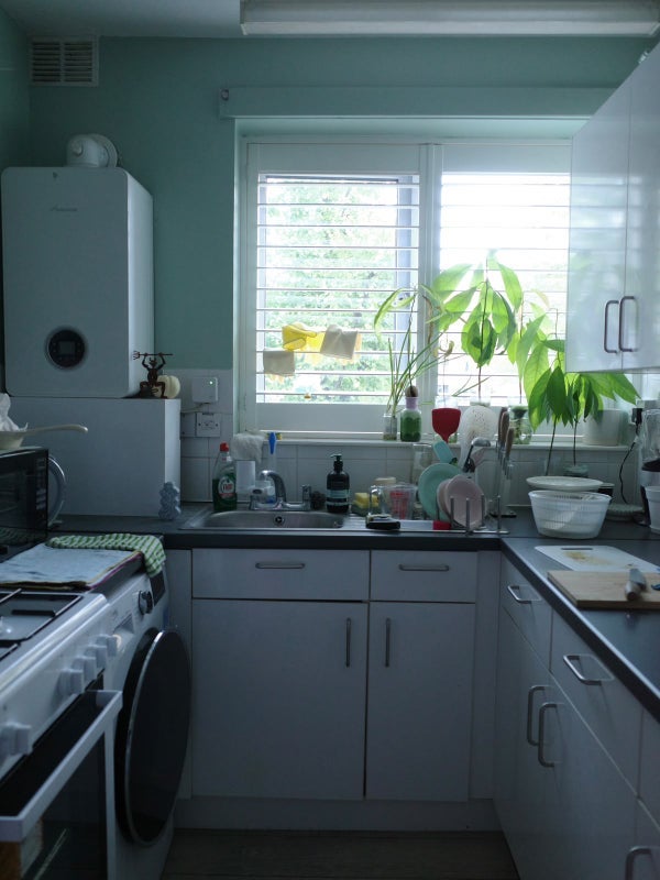 Flat Acol Road in Greater London