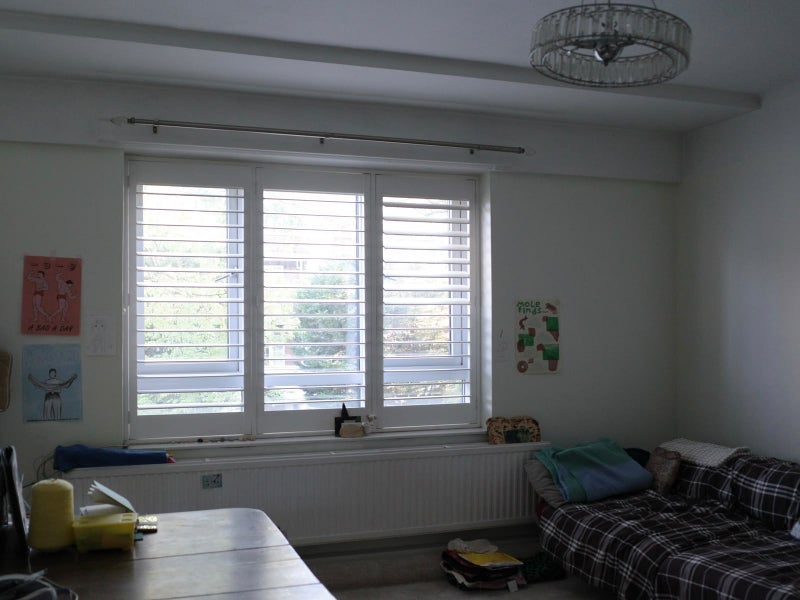 Flat Acol Road in Greater London