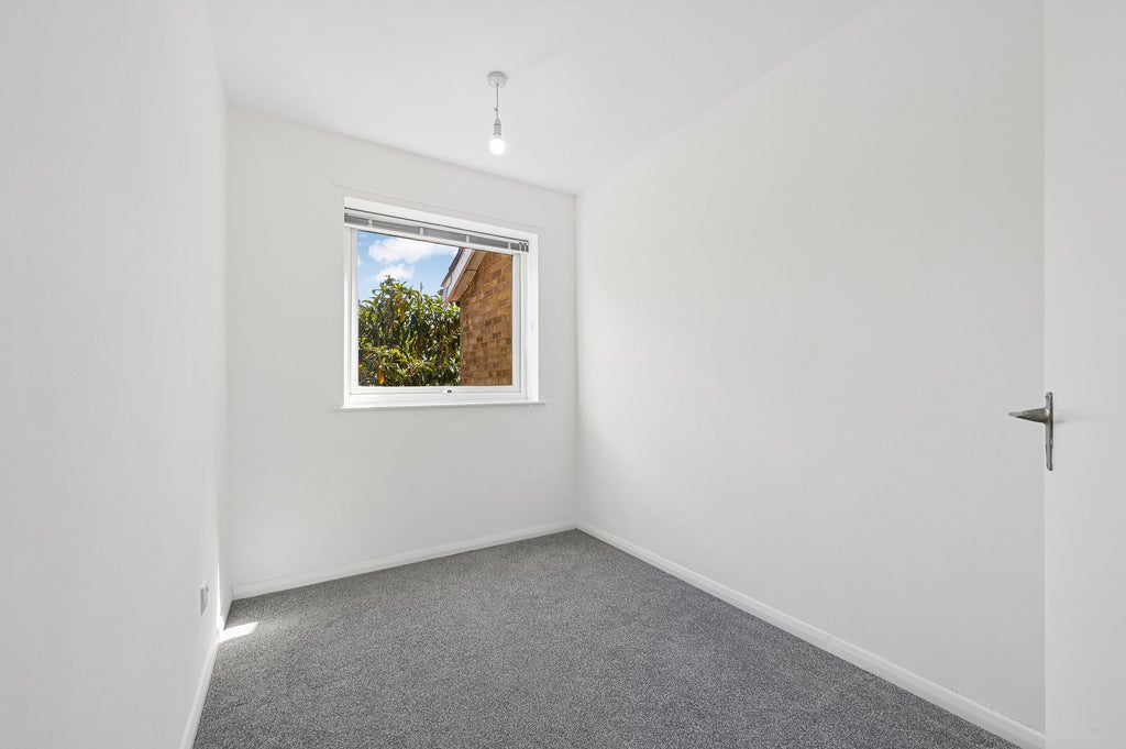 House Newborough Green in Greater London