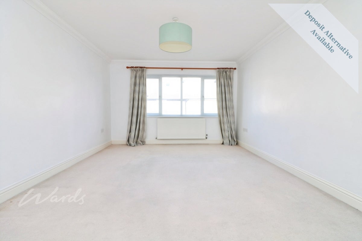 Flat Orchard Street in Rainham