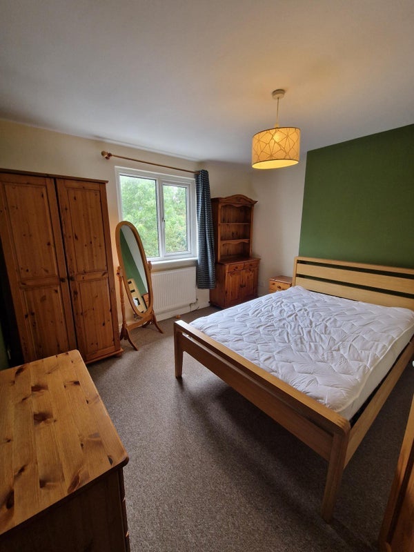 Room Coisley Road in Sheffield
