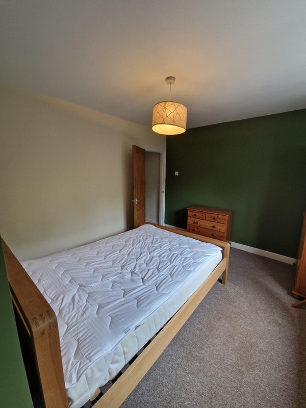 Room Coisley Road in Sheffield