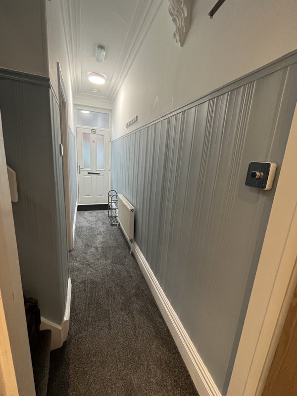 Room Longman Road in Barnsley