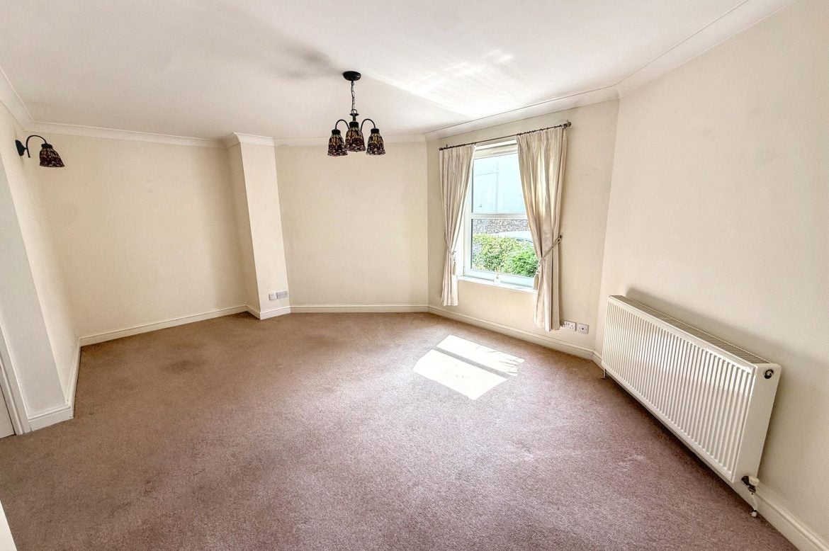 Flat York Road in Torquay