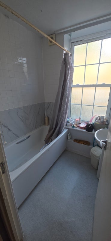 Room Nuttall Street in Greater London