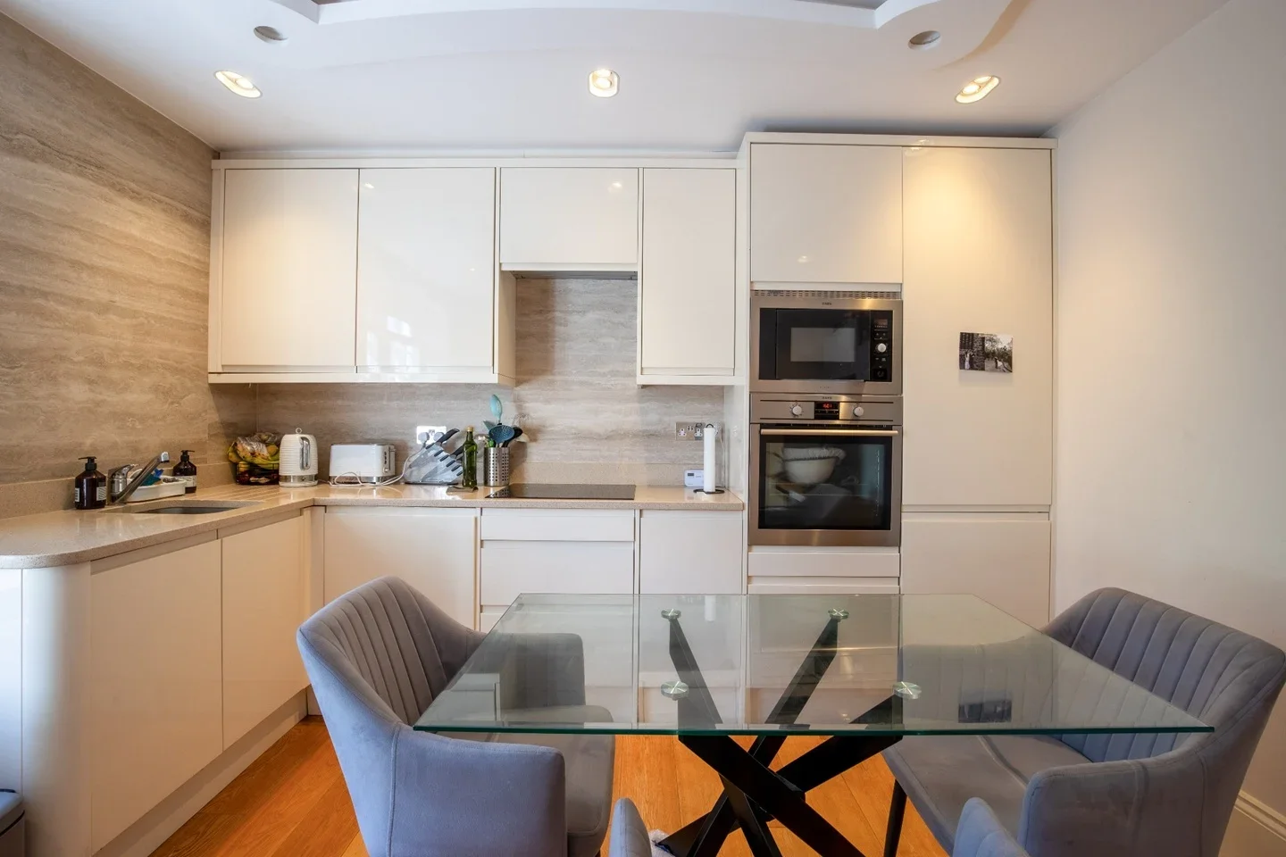 Flat Dawes Road in Greater London