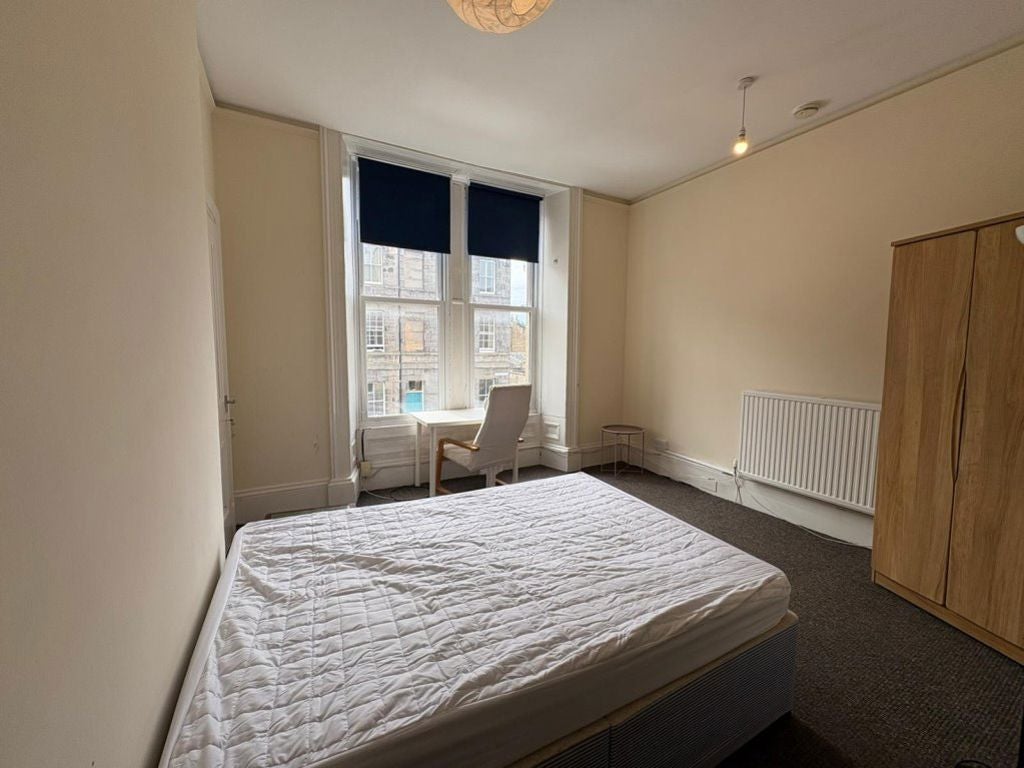 Flat Madeira Street in City of Edinburgh