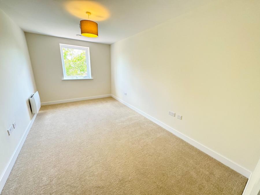 Flat New Road in Basingstoke and Deane