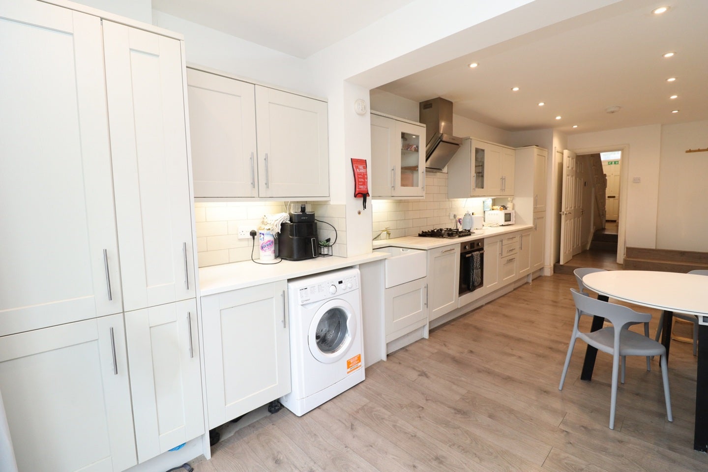 Room De Morgan Road in Greater London