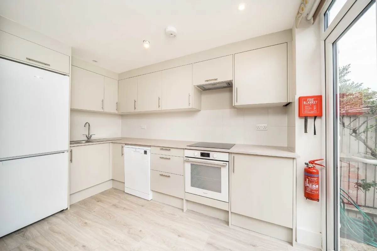 House Garratt Lane in Greater London