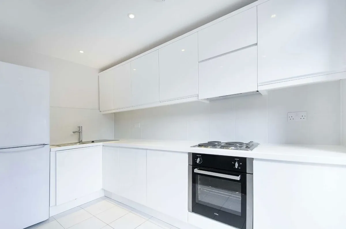 House Garratt Lane in Greater London