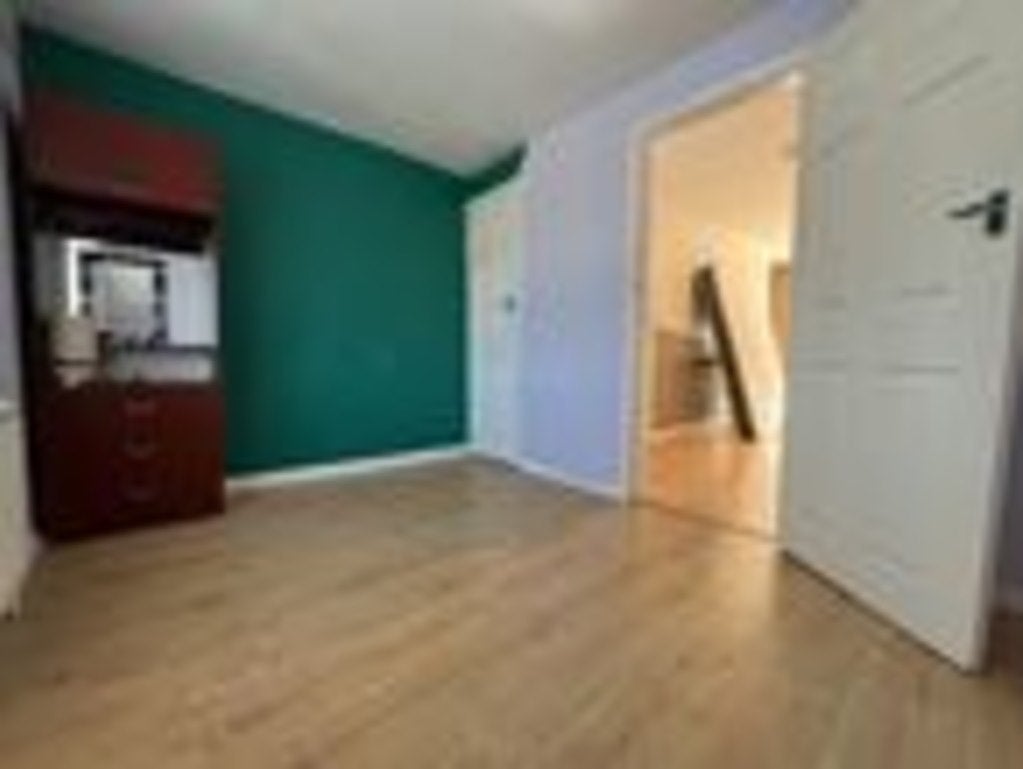Flat Keresley Road in Coventry