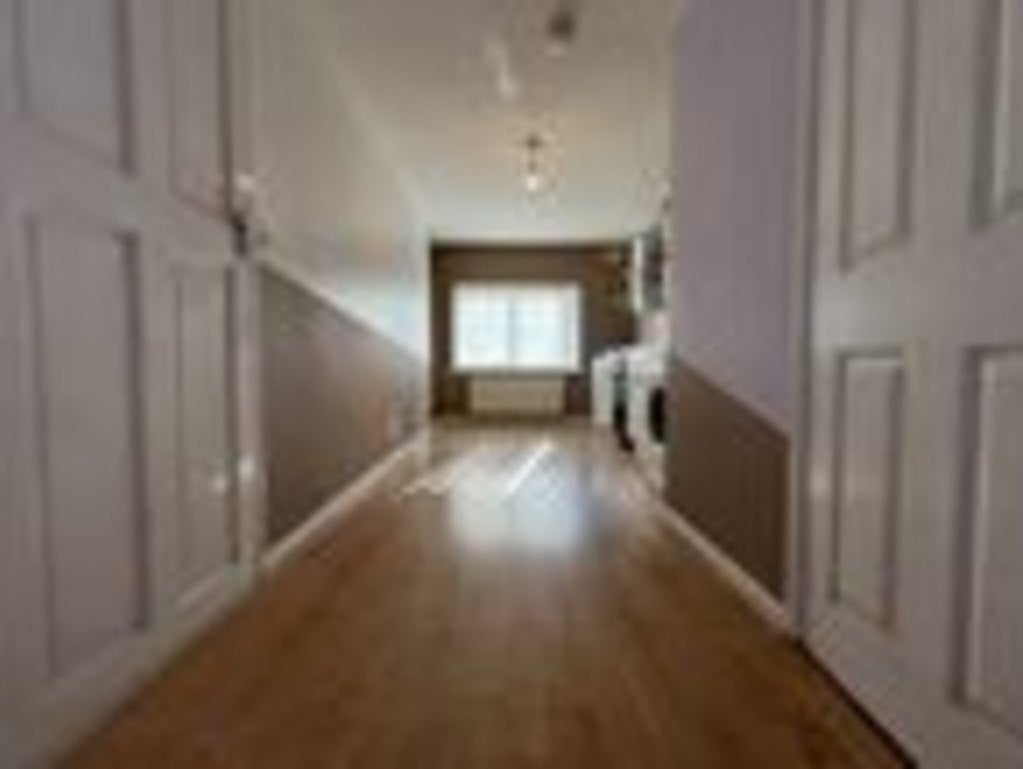 Flat Keresley Road in Coventry