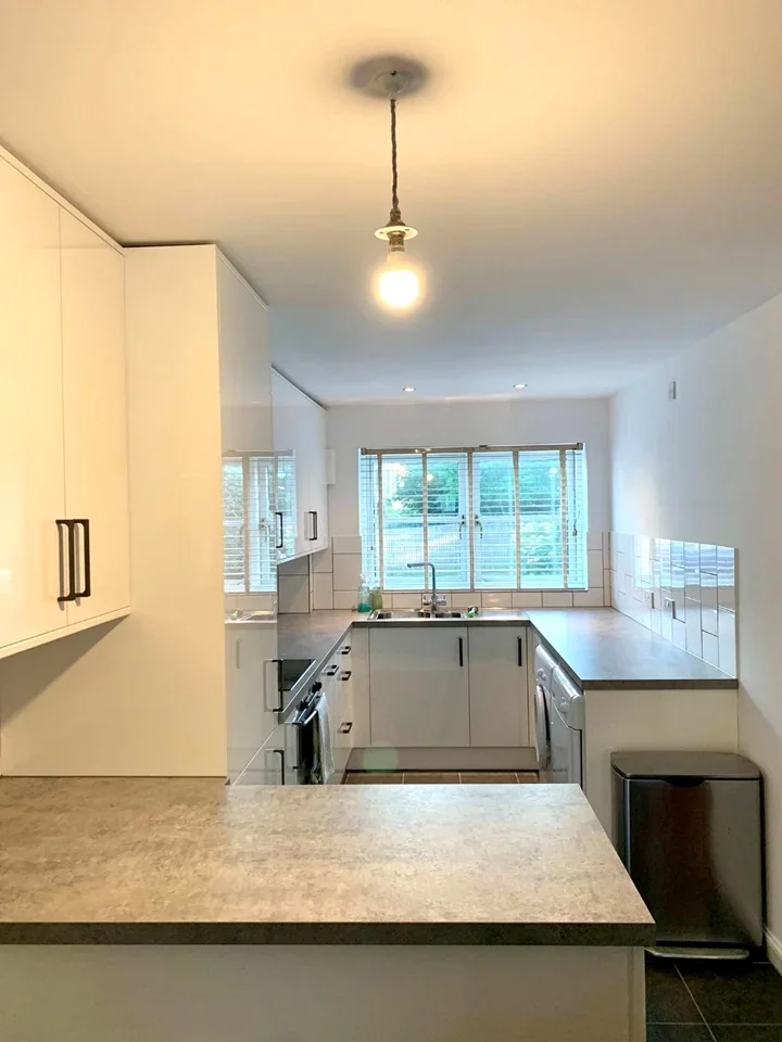Flat Parnell Road in Greater London
