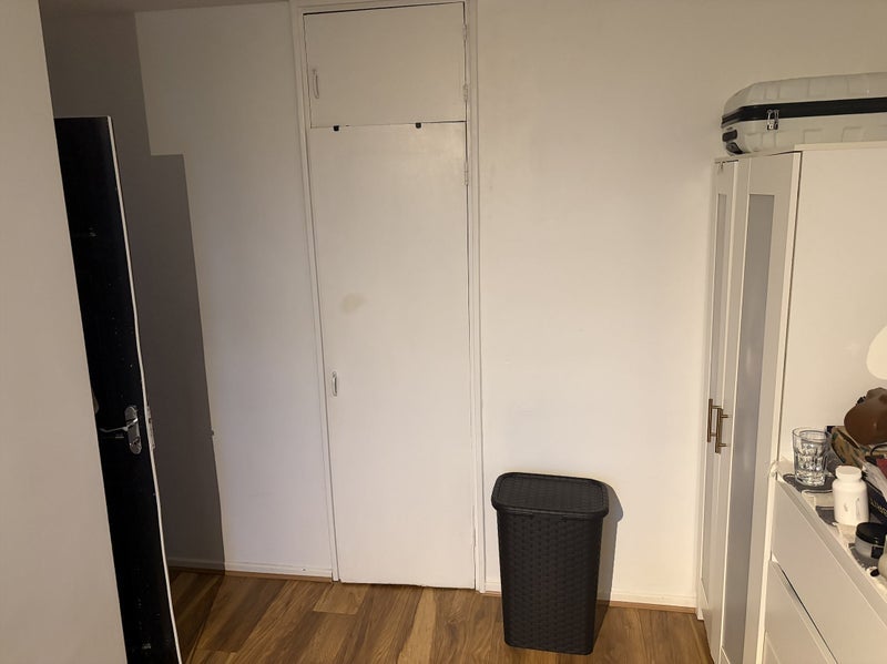 Room Ethnard Road in Greater London