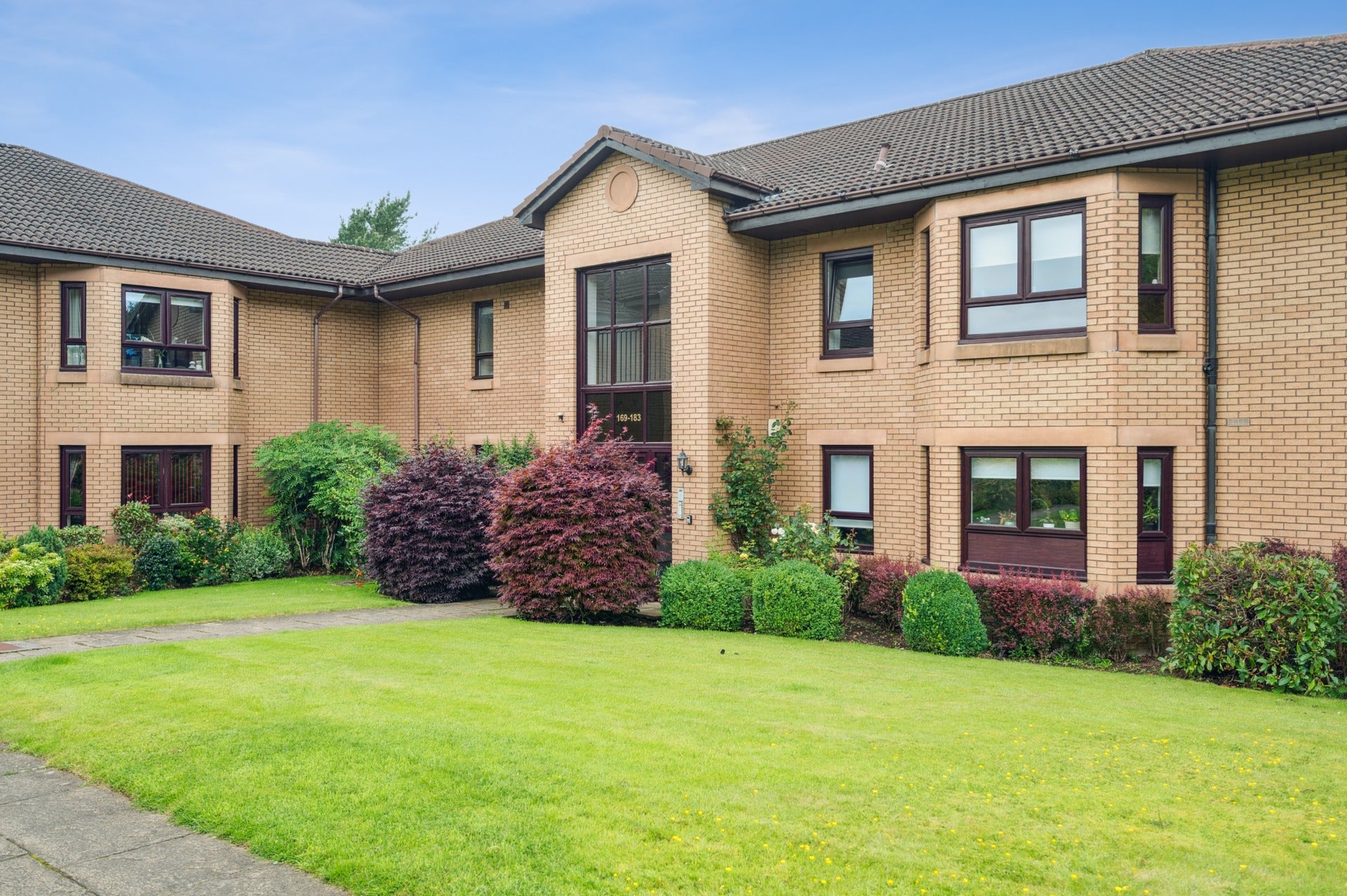 Flat Henderland Road in Bearsden
