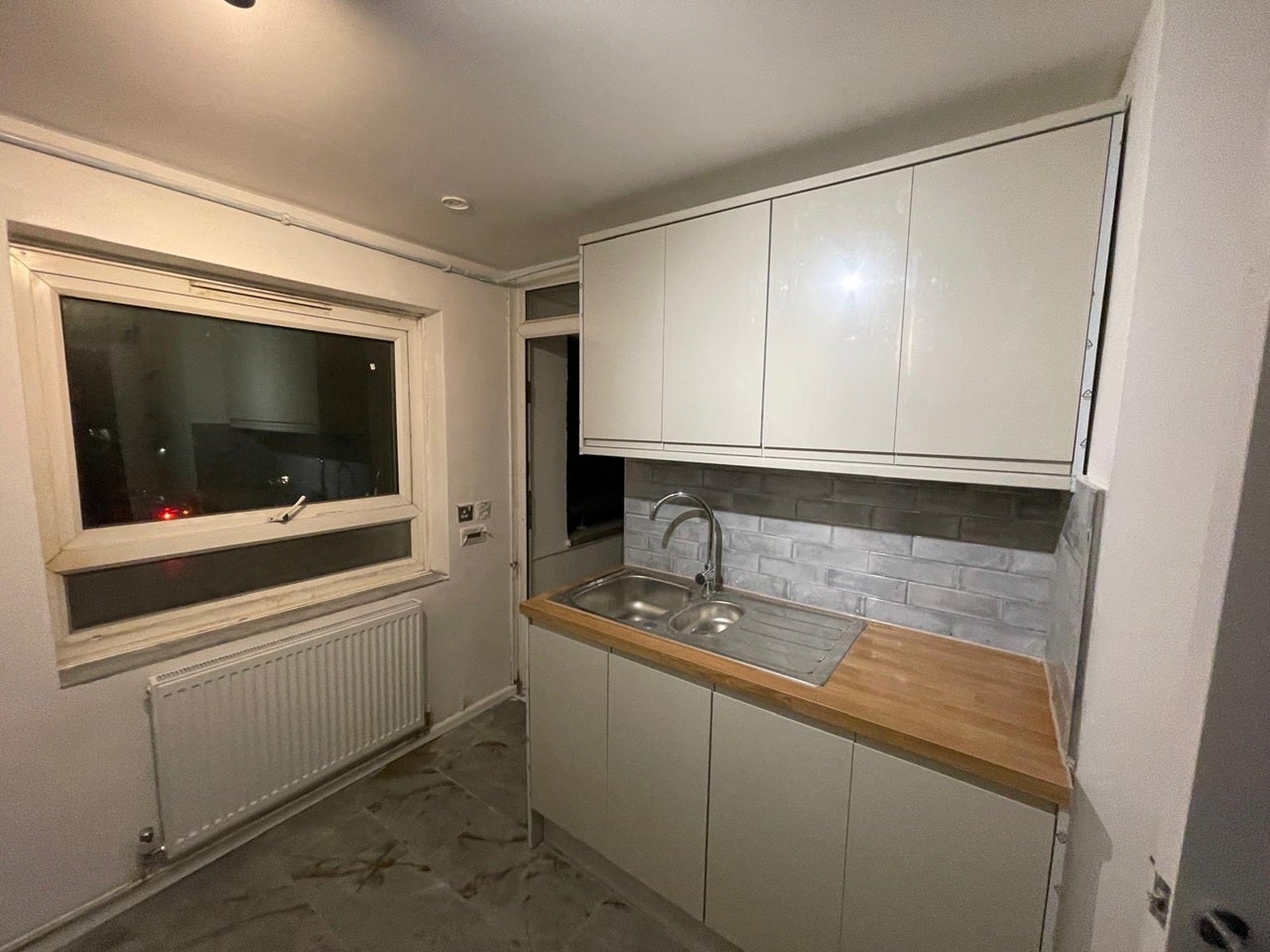 Flat Percy Gardens in Greater London