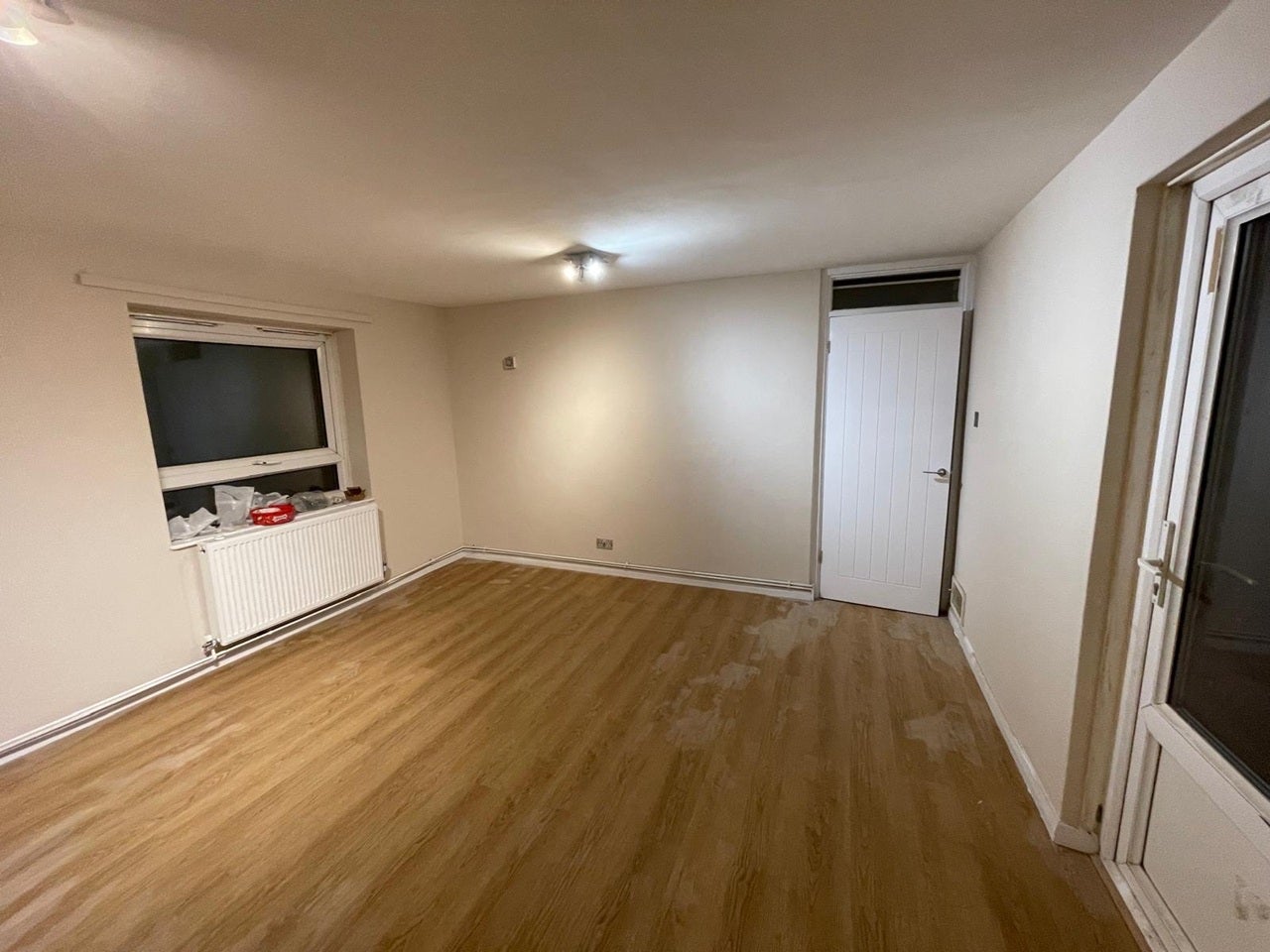 Flat Percy Gardens in Greater London