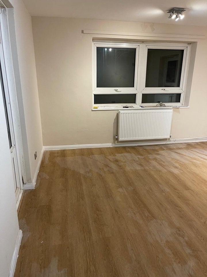 Flat Percy Gardens in Greater London