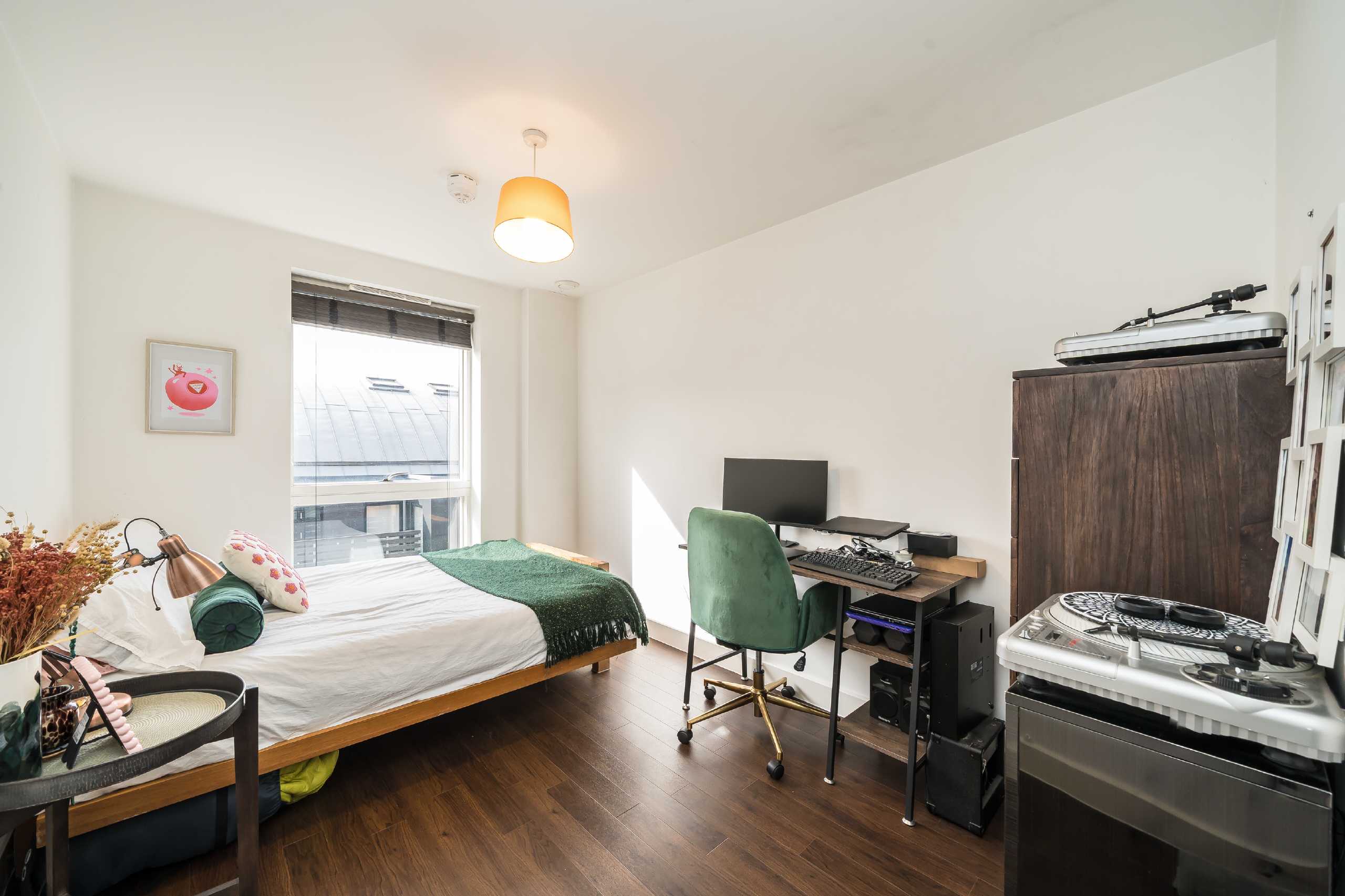 Flat Coldharbour Lane in Greater London
